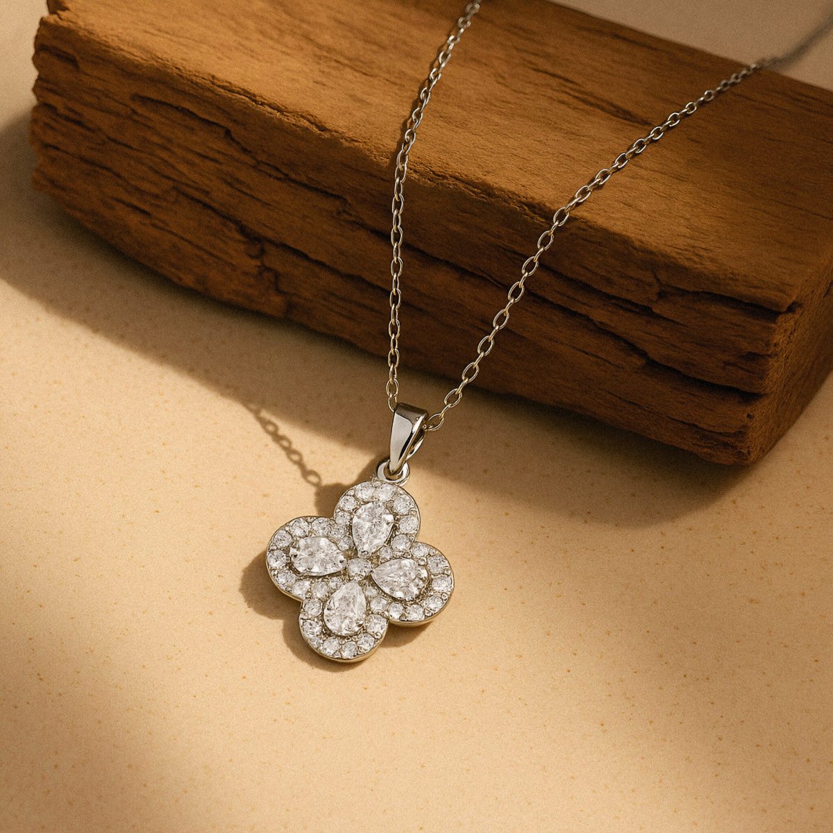 Colar Pingente Flor Brilhante Cravejado Aço Prata - Image 3