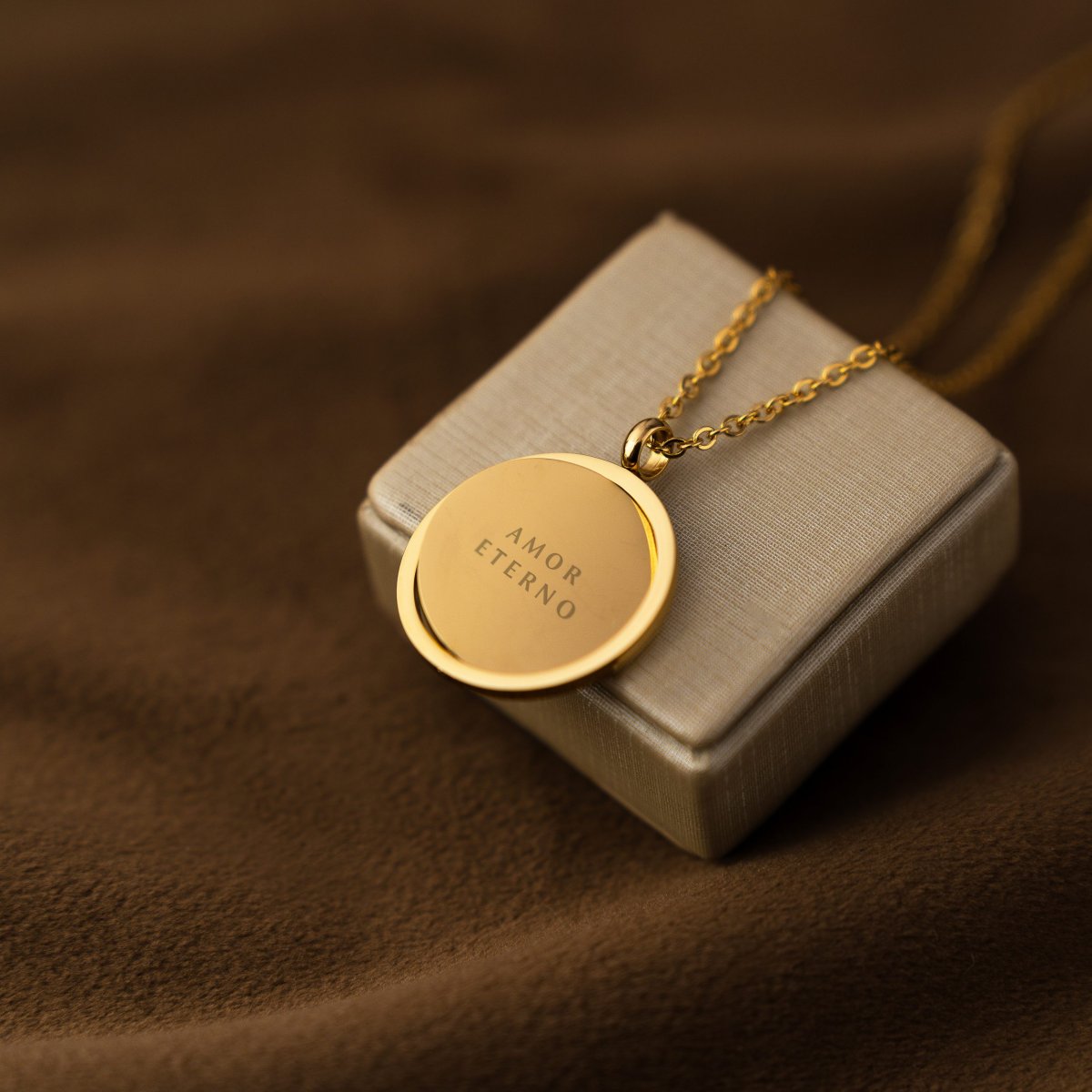 Colar Pingente Giratório Personalizado Dourado - Image 3
